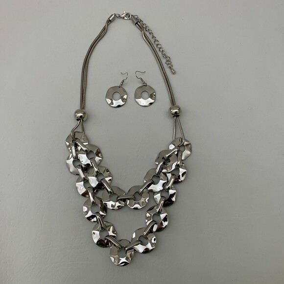Women's Necklace Dangling Earrings Set Silver-tone NWOT - Picture 1 of 5